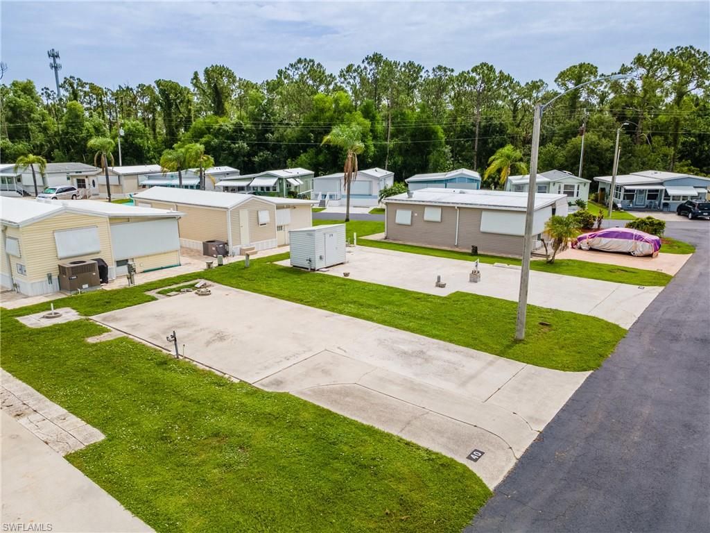 40 La Fonda LN, NORTH FORT MYERS, FL 33903 — photo 2