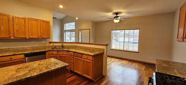 1036 Woodview Court 1036, Aurora, IL 60502