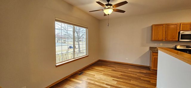 1036 Woodview Court 1036, Aurora, IL 60502