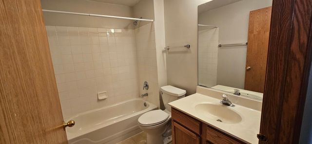 1036 Woodview Court 1036, Aurora, IL 60502