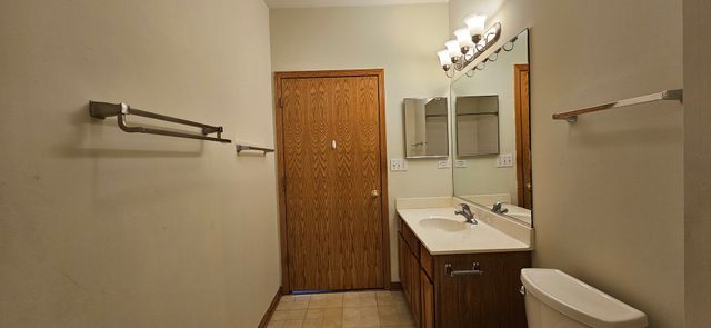 1036 Woodview Court 1036, Aurora, IL 60502