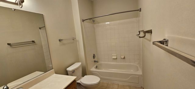 1036 Woodview Court 1036, Aurora, IL 60502