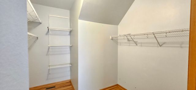 1036 Woodview Court 1036, Aurora, IL 60502