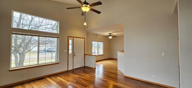 1036 Woodview Court 1036, Aurora, IL 60502