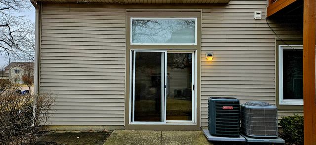 1036 Woodview Court 1036, Aurora, IL 60502