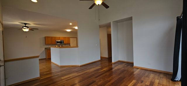 1036 Woodview Court 1036, Aurora, IL 60502