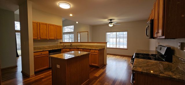 1036 Woodview Court 1036, Aurora, IL 60502