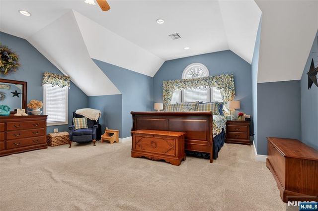 40 Cedar Street, Bloomingdale, NJ 07403