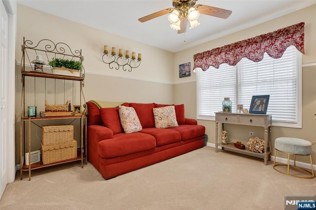 40 Cedar Street, Bloomingdale, NJ 07403