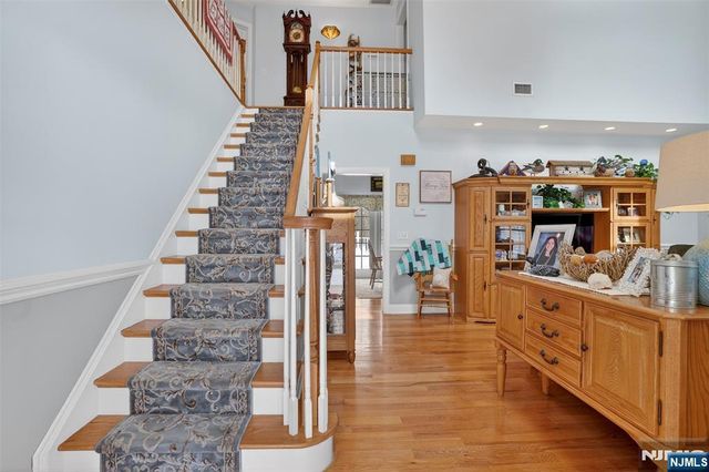 40 Cedar Street, Bloomingdale, NJ 07403