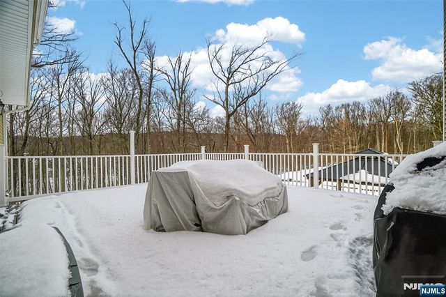 40 Cedar Street, Bloomingdale, NJ 07403