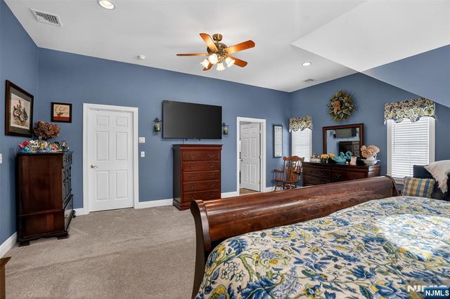 40 Cedar Street, Bloomingdale, NJ 07403