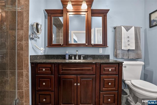 40 Cedar Street, Bloomingdale, NJ 07403