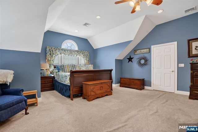 40 Cedar Street, Bloomingdale, NJ 07403