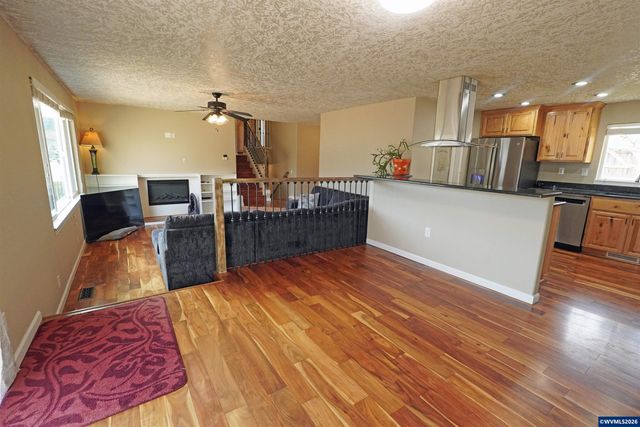 2305 Mosswood Ct S, Salem, OR 97306