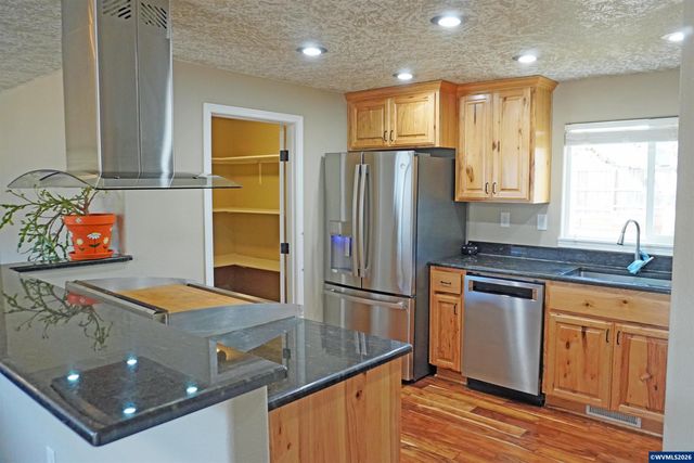 2305 Mosswood Ct S, Salem, OR 97306