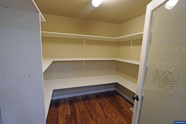 2305 Mosswood Ct S, Salem, OR 97306