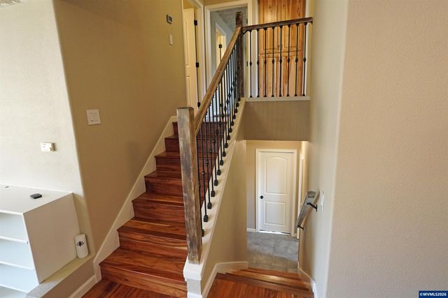 2305 Mosswood Ct S, Salem, OR 97306