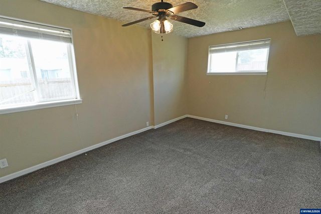 2305 Mosswood Ct S, Salem, OR 97306