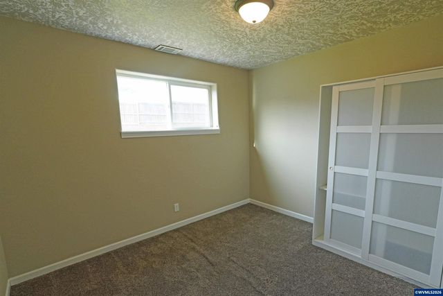 2305 Mosswood Ct S, Salem, OR 97306