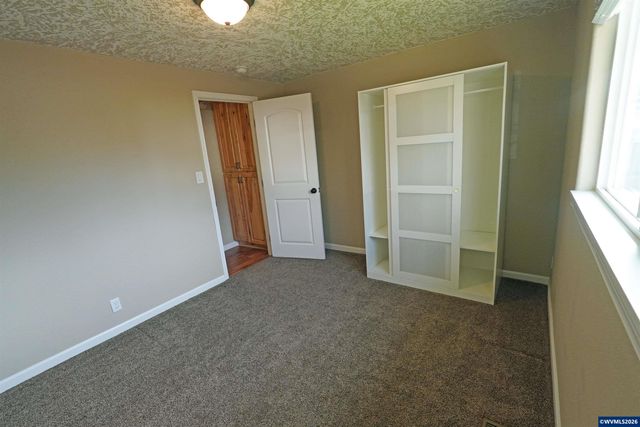 2305 Mosswood Ct S, Salem, OR 97306