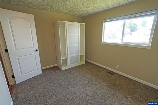 2305 Mosswood Ct S, Salem, OR 97306