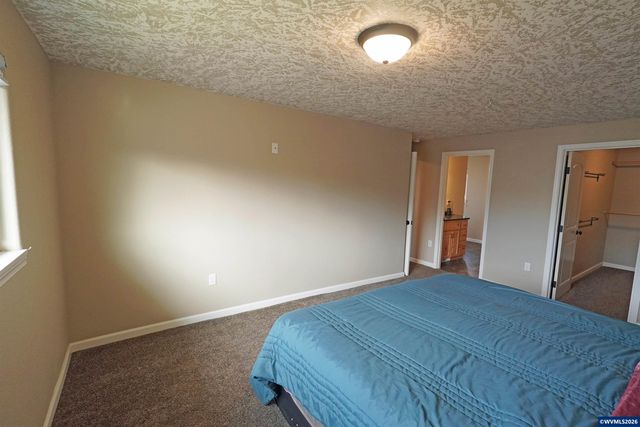 2305 Mosswood Ct S, Salem, OR 97306