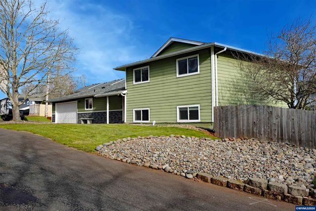 2305 Mosswood Ct S, Salem, OR 97306