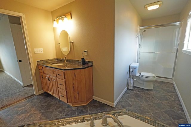 2305 Mosswood Ct S, Salem, OR 97306