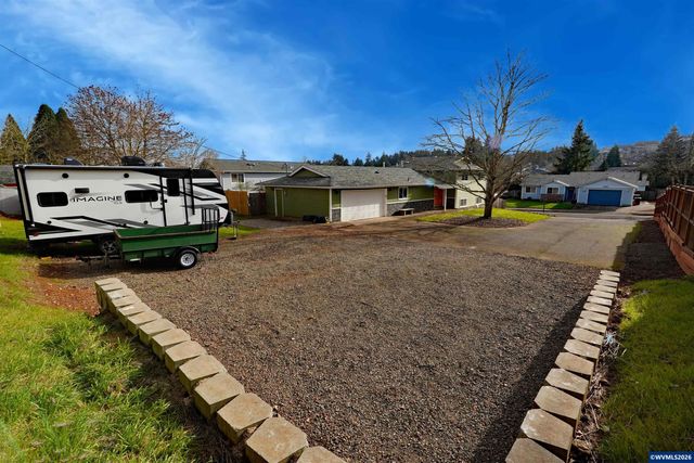 2305 Mosswood Ct S, Salem, OR 97306