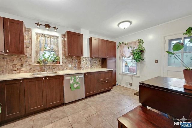 113 Lake Street, Bergenfield, NJ 07621
