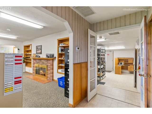 2221 YEW St, Forest Grove, OR 97116