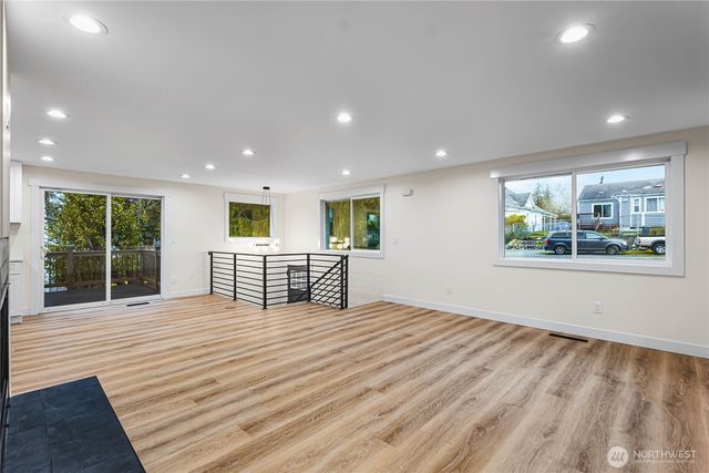 7622 S Thompson Ave, Tacoma, WA 98408