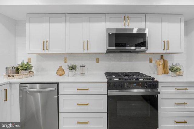 1802 E LAFAYETTE AVE, Baltimore, MD 21213
