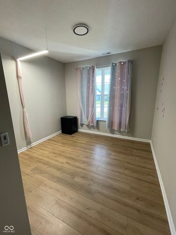 2598 Riviera Place, Greenwood, IN 46143