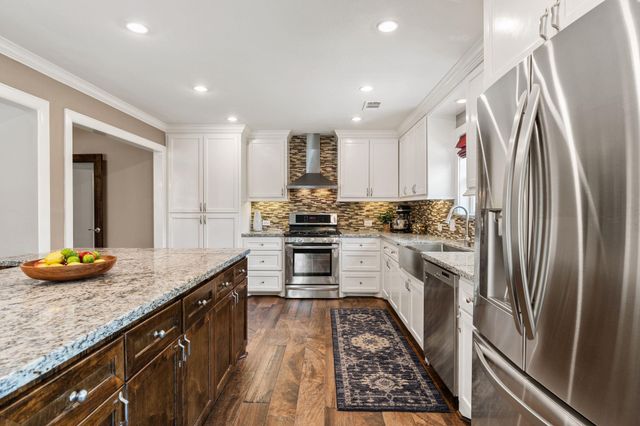 11519 Lakeside Place Drive, Houston, TX 77077