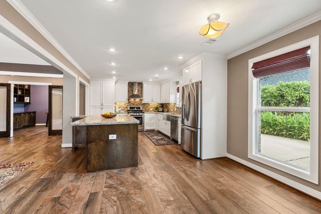 11519 Lakeside Place Drive, Houston, TX 77077