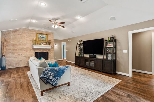 11519 Lakeside Place Drive, Houston, TX 77077