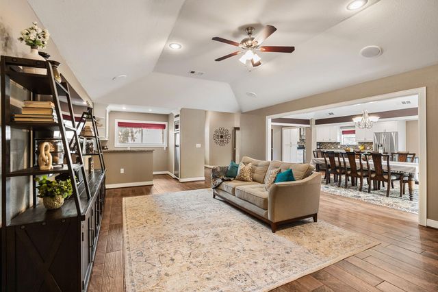 11519 Lakeside Place Drive, Houston, TX 77077