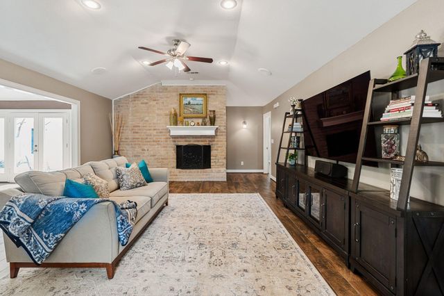 11519 Lakeside Place Drive, Houston, TX 77077