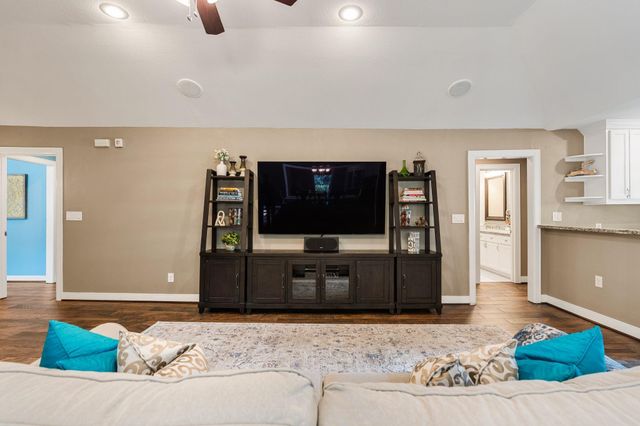 11519 Lakeside Place Drive, Houston, TX 77077