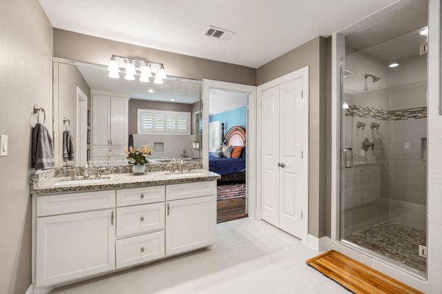 11519 Lakeside Place Drive, Houston, TX 77077