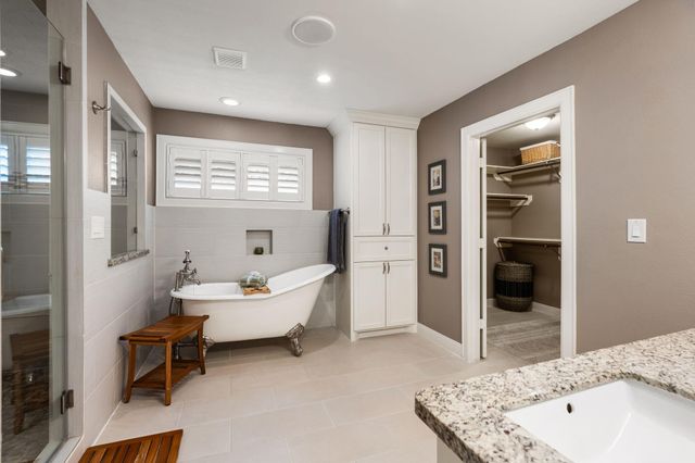 11519 Lakeside Place Drive, Houston, TX 77077