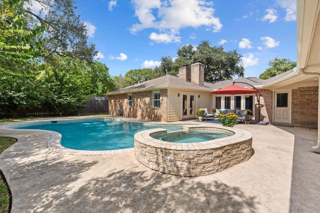 11519 Lakeside Place Drive, Houston, TX 77077