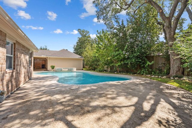 11519 Lakeside Place Drive, Houston, TX 77077