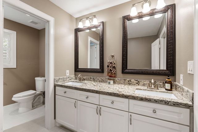 11519 Lakeside Place Drive, Houston, TX 77077
