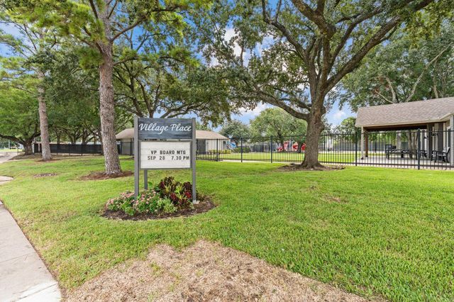 11519 Lakeside Place Drive, Houston, TX 77077