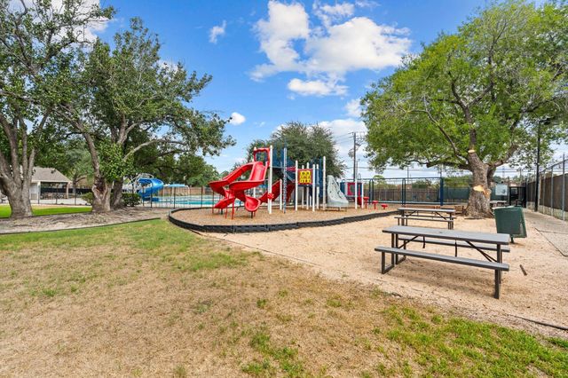 11519 Lakeside Place Drive, Houston, TX 77077