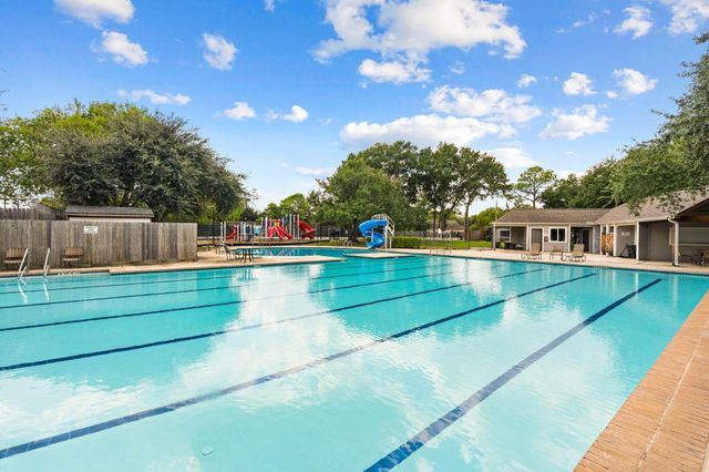 11519 Lakeside Place Drive, Houston, TX 77077