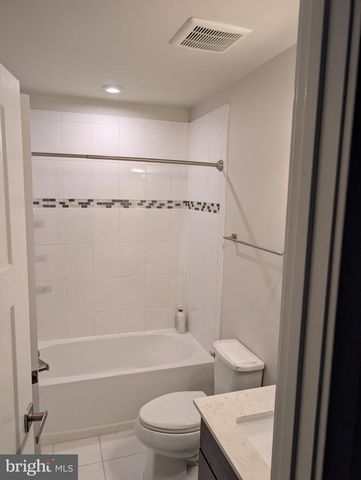 1229 TRENTON PL SE, Washington, DC 20032